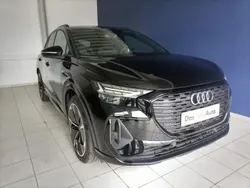 Schwarz metallicperleffektno Gebraucht 2021 Audi Q4 e-tron Ambiente SUV | € 37.800 (Guter Preis)