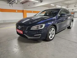Blau Gebraucht 2014 Volvo S60 Momentum Limousine | € 13.990