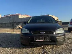 Gebraucht 2006 Ford Focus Trend Limousine | € 2.000