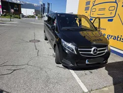 Gebraucht 2019 Mercedes V220 Avantgarde Van / Kleinbus | € 27.000