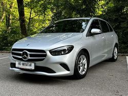 Grau Gebraucht 2020 Mercedes B180 Van / Kleinbus | € 23.900 (Fairer Preis)