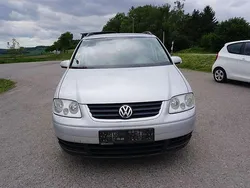 Grau Gebraucht 2006 VW Touran Conceptline Van / Kleinbus | € 2.390 (Etwas zu teuer)