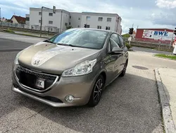 Bronze Gebraucht 2012 Peugeot 208 Active Kleinwagen | € 1.900
