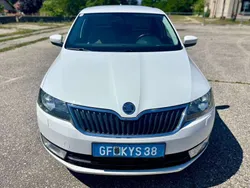 Weiß Gebraucht 2014 Skoda Rapid Elegance Kombi | € 11.499 (Teuer)