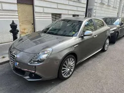 Grau Gebraucht 2012 Alfa Romeo Giulietta Distinctive Kleinwagen | € 8.800 (Teuer)
