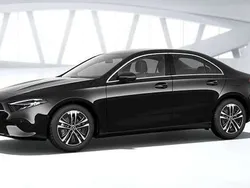 Schwarz Gebraucht 2022 Mercedes A250 Style Limousine | € 31.500