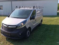 Grau Gebraucht 2017 Opel Vivaro Van | € 9.900