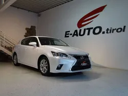 Weiß Gebraucht 2017 Lexus CT200h Limousine | € 22.990