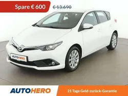 Weiß Gebraucht 2016 Toyota Auris Active Kleinwagen | € 12.190 (Guter Preis)
