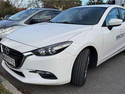 Weiß Gebraucht 2017 Mazda 3 Emotion Limousine | € 12.990 (Fairer Preis)