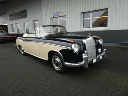 Blau Gebraucht 1957 Mercedes 220 Cabrio | € 159.900
