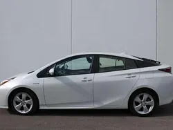 Weiß Gebraucht 2016 Toyota Prius Lounge Kleinwagen | € 16.900 (Guter Preis)