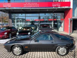 Porsche 928