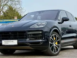 Blau Gebraucht 2018 Porsche Cayenne Turbo SUV | € 68.000