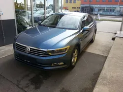 Dunkelblau metallic Gebraucht 2015 VW Passat Comfortline Limousine | € 10.870 (Fairer Preis)