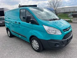 Grün Gebraucht 2018 Ford Transit Custom Van / Kleinbus | € 10.590 (Superpreis)