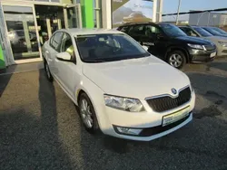 Weiss metallic Gebraucht 2016 Skoda Octavia Style | € 10.900 (Guter Preis)