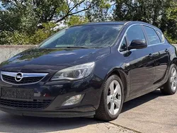 Schwarz Gebraucht 2010 Opel Astra Sport Limousine | € 4.400 (Fairer Preis)