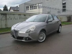 Grau Gebraucht 2011 Alfa Romeo Giulietta Distinctive Kleinwagen | € 4.500 (Guter Preis)