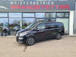 Schwarz Gebraucht 2023 Mercedes V220 Van / Kleinbus | € 64.990 (Guter Preis)
