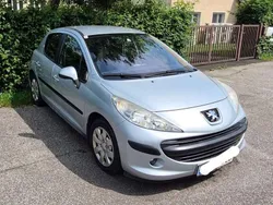 Grau Gebraucht 2007 Peugeot 207 Premium Limousine | € 1.500