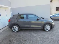 Grau Gebraucht 2018 Audi Q2 Design SUV | € 19.300 (Guter Preis)