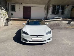 Weiß Gebraucht 2020 Tesla Model S Performance Limousine | € 35.900 (Guter Preis)