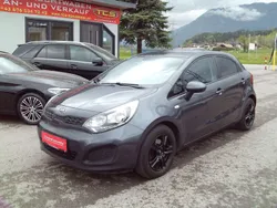 Grau Gebraucht 2012 Kia Rio Limousine | € 5.890 (Teuer)