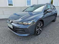 Mittelgrau metallic Gebraucht 2024 VW Golf VIII Life Kombi | € 29.900