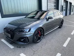 Mittelgrau metallicperleffekt Neu 2024 Audi RS4 Ambiente Kombi | € 129.000 (Teuer)