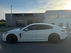 Porsche Panamera 4