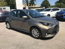 Grau Gebraucht 2022 Toyota Yaris Active Limousine | € 15.980 (Fairer Preis)