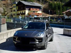 Grau Gebraucht 2016 Porsche Macan SUV | € 44.000
