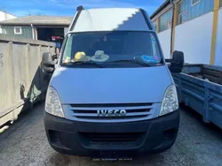 Grau Gebraucht 2009 Iveco 35.12 Van | € 10.980