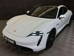 Weiß Gebraucht 2020 Porsche Taycan Turbo S Limousine | € 99.800