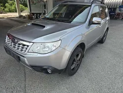 Grau Gebraucht 2011 Subaru Forester Comfort SUV | € 3.900