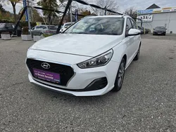 Weiß Gebraucht 2019 Hyundai i30 Trend Kombi | € 16.990 (Teuer)