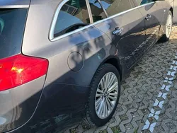 Grau Gebraucht 2012 Opel Insignia Kombi | € 4.000 (Guter Preis)