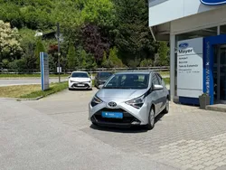 Silber Gebraucht 2021 Toyota Aygo X-play Kleinwagen | € 9.790 (Superpreis)