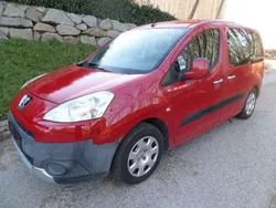 Rot Gebraucht 2011 Peugeot Partner Tepee Comfort Van / Kleinbus | € 2.390