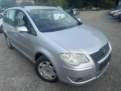 Silber Gebraucht 2008 VW Touran Highline Van / Kleinbus | € 1.990 (Superpreis)