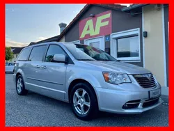 Silber Gebraucht 2011 Lancia Voyager Gold Van / Kleinbus | € 6.670