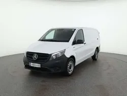 Weiß Gebraucht 2023 Mercedes e-Vito Van / Kleinbus | € 37.188 (Fairer Preis)