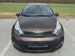 Braun Gebraucht 2014 Kia Rio Limousine | € 4.100 (Superpreis)