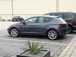 Grau Gebraucht 2019 Seat Leon FR Limousine | € 15.500 (Guter Preis)