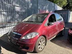Rot Gebraucht 2004 Mercedes A180 Classic Limousine | € 1.100