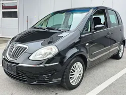 Schwarz Gebraucht 2008 Lancia Musa Van / Kleinbus | € 3.150