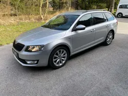 Silber Gebraucht 2016 Skoda Octavia Joy Kombi | € 14.900 (Fairer Preis)