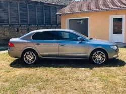Grau Gebraucht 2009 Skoda Superb Ambition Limousine | € 4.100 (Fairer Preis)