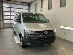 Silber metallic Gebraucht 2015 VW Caravelle Trendline Van / Kleinbus | € 24.990